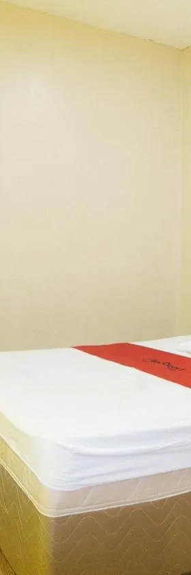 RedDoorz near Talisay District Hospital, Hotel in Candulawan