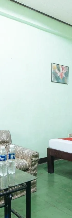 RedDoorz @ Western Highway Lodge Hotel, Hotel in Marabut