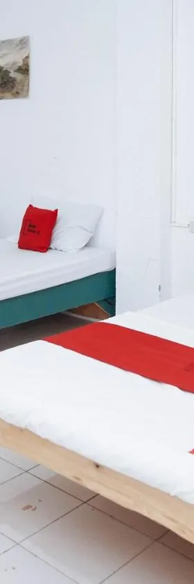 RedDoorz at St Anthony Beach Resort, Hotel in Asturias