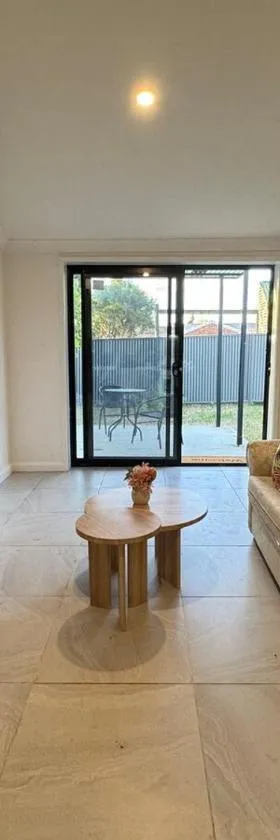 Modern Simplicity Granny Flat in Belmont, Hotel in Brisbane