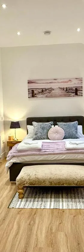 Bespoke 1 Bedroom Barn by Stansted Airport & Holiday Parking, Hotel in London Stansted Airport