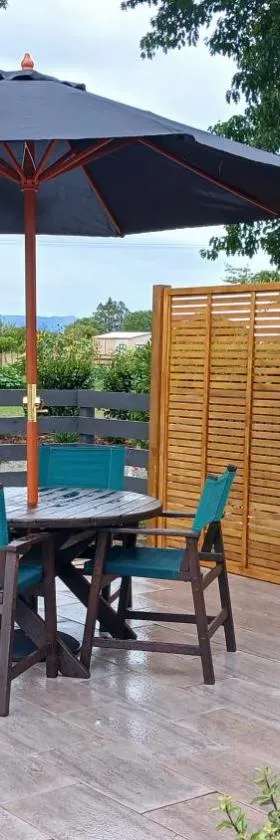 THE GUEST HOUSE - Awakeri modern country cottage, Hotel in Awakeri