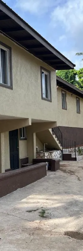 Cozy apartment, Hotel in Kingston