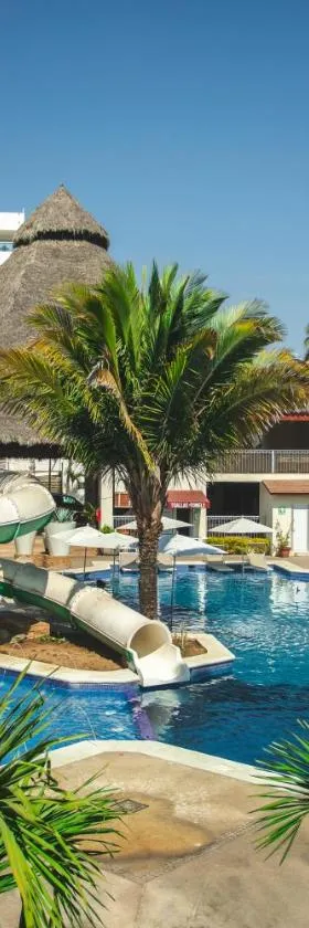 Los Picos Hotel & Suites Bucerias, Hotel in Bucerías