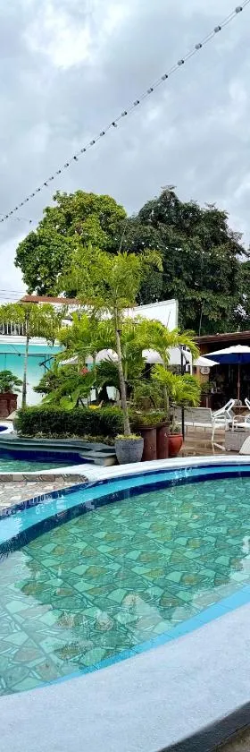 Vincent Resort Hotel, Hotel in Angeles