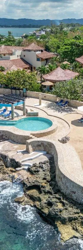 Ocean Cliff Hotel Negril Limited - Adults Only, Hotel in Negril