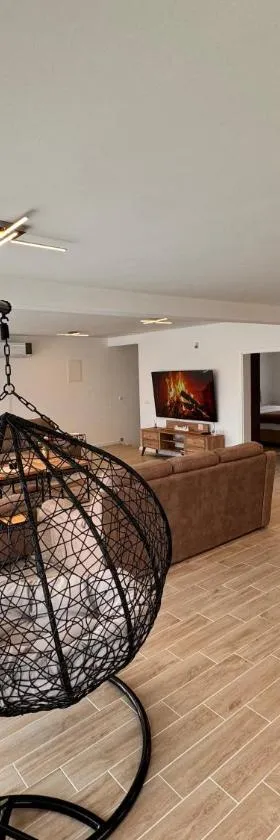 Villa Leyan, Hotel in Miševići