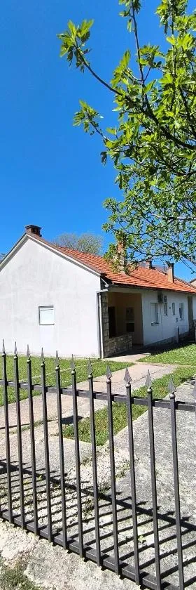 Stone House Apartment, Hotel in Bileća