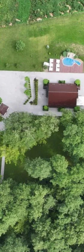 Еко-готель Quiet Forest, Hotel in Kopystin