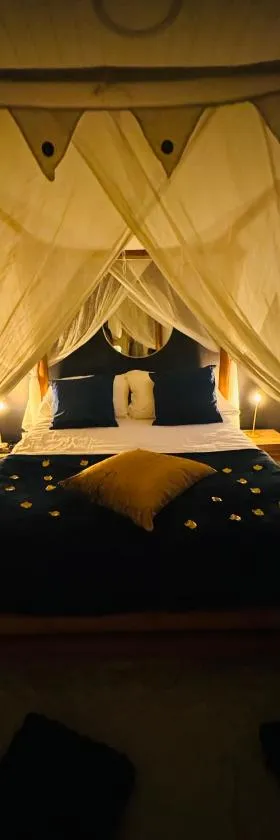 Astral Suite, Love Room, Jacuzzi, Distance to Beach, Hotel in Sainte-Luce
