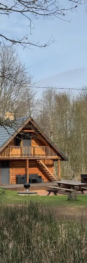 Salmiņu Pirtsmāja ar relaksējošu baļļu, Hotel in Bārbele