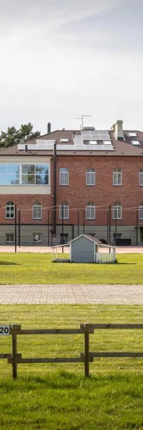 Roze Village Jūrnieka Ligzda, Hotel in Pērkone