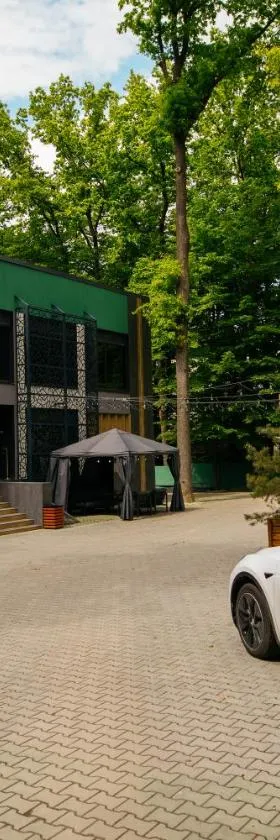 Rado Hotel Spa, Hotel in Chmilnyk