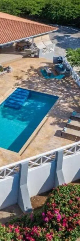 Beautiful & Spacious Villa with view in Jan Thiel, Hotel in Jan Thiel