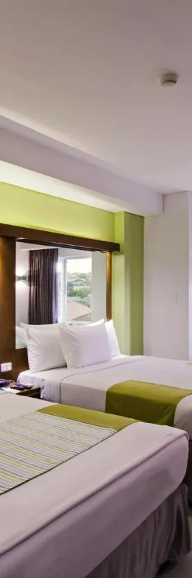 Microtel by Wyndham Acropolis, Hotel in Manila