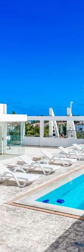 STUDIOS and SUITES Ducassi ROOFTOP POOL HOTEL - BEACH CLUB & SPA, Hotel in Punta Cana