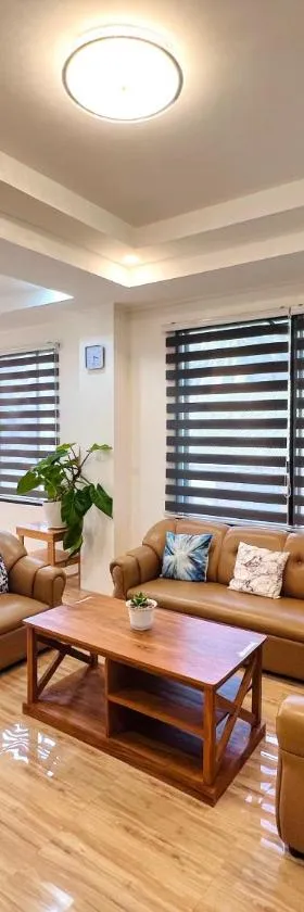 Taylors Plantacion Resort- Grande Second Floor, Hotel in Catarman