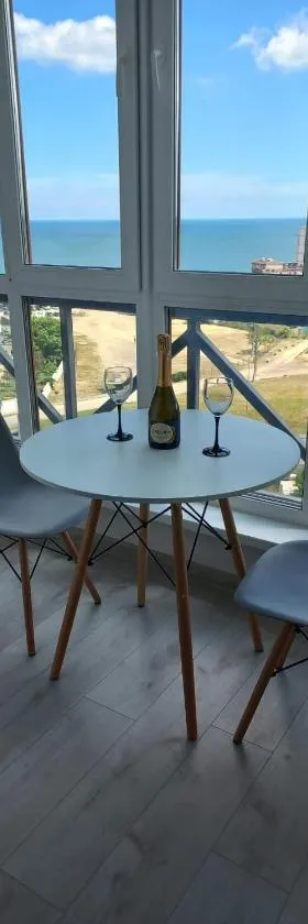 Квартира з панорамним видом на море, Hotel in Tschornomorsk