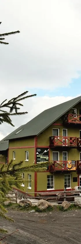 Robert Hotel, Hotel in Drahobrat