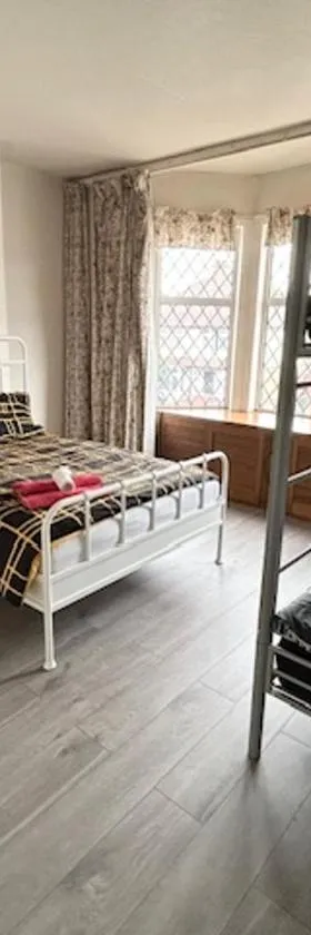 Double Bedroom Near Heathrow Airport & London, Hotel in Hayes
