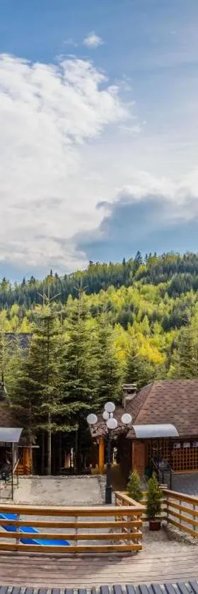 Karpaty Migovo, Hotel in Myhowe