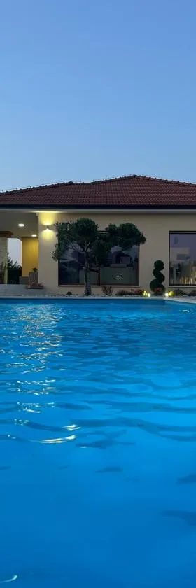 Luxury Villa ROYAL, Hotel in Ljubuški