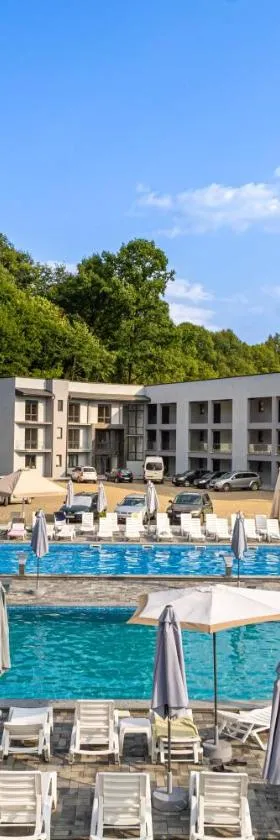 OASIS Hotel NEW 2025, Hotel in Solotwyno