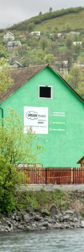 Dream Hostel Carpathians Rakhiv, Hotel in Rachiw