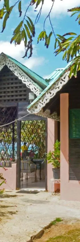 Firefly Beach Cottages, Hotel in Negril