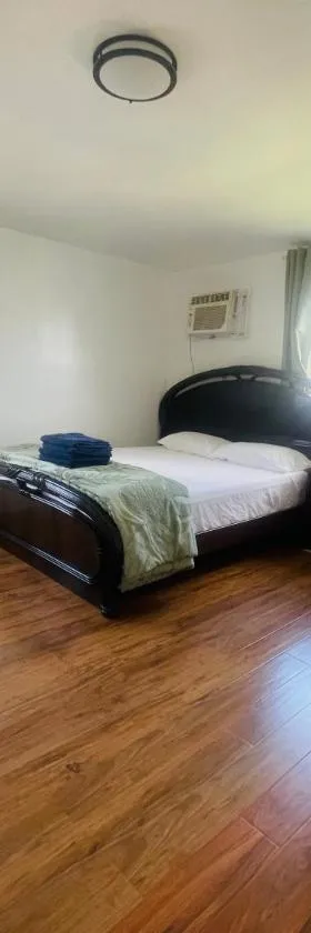 Stay and Relax, Hotel in Locust Manor