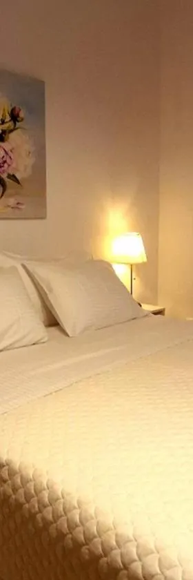 Cloud9Rest & Fly, Hotel in Koropi