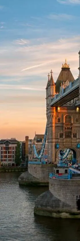 The Tower Hotel, by Thistle, Hotel in London