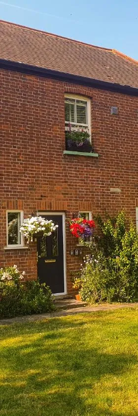 The Lodge Stanwell, Hotel in Stanwell