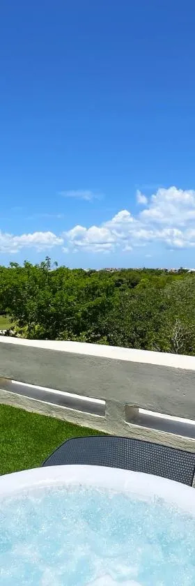 Private Jacuzzi, Golf Getaway, sunrise view, Hotel in Puerto Aventuras