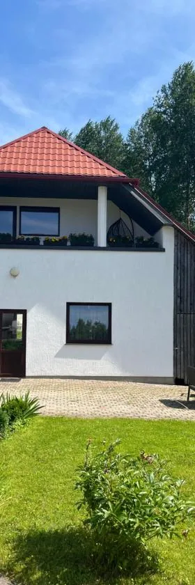 KRI Holiday House, Hotel in Alūksne