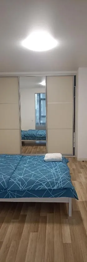 Новобудова по вул Коновальця 2, Hotel in Riwne