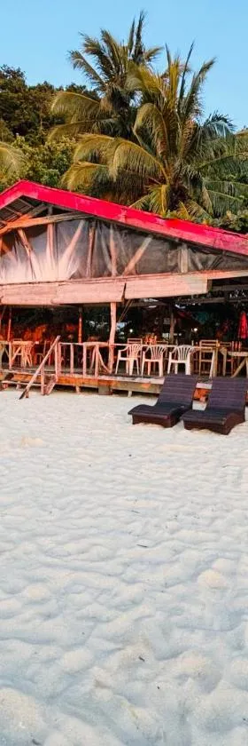 White Beach Front and Cottages, Hotel in Buruanga