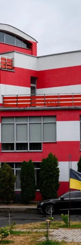 Emigrand Art Hotel, Hotel in Uschhorod