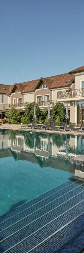 Underhill Resort&Spa, Hotel in Bohorodchany
