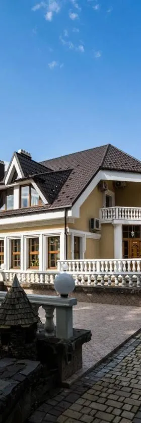 Gnizdo Golubky, Hotel in Shayan