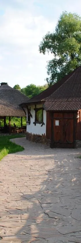 Dykyi Khutir, Hotel in Melʼniki