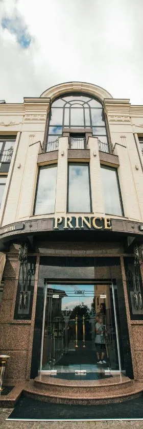 Prince, Hotel in Chust