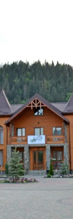 Sribni Rosy, Hotel in Mykulytschyn