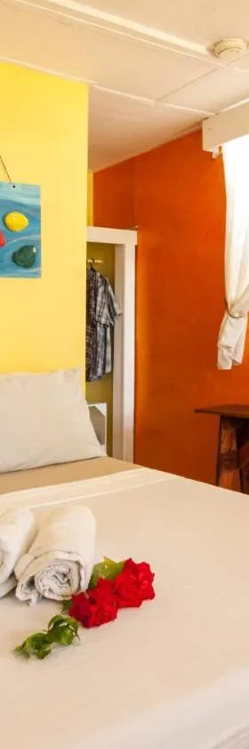 Kurma Eco Beach Lodge, Hotel in Mambajao