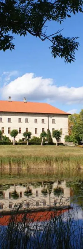 Dundagas Pils, Hotel in Dundaga