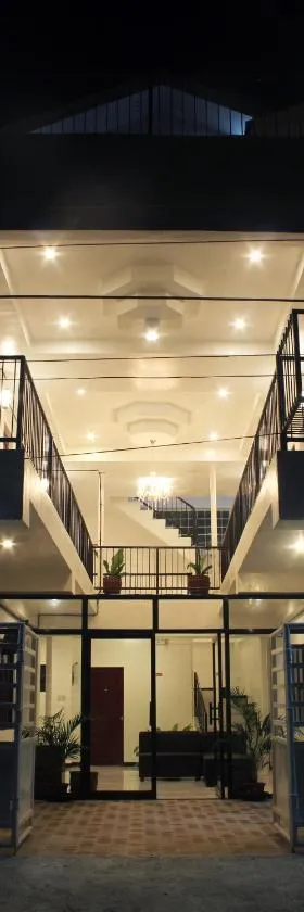 Luna Oslob Travellers Inn, Hotel in Oslob