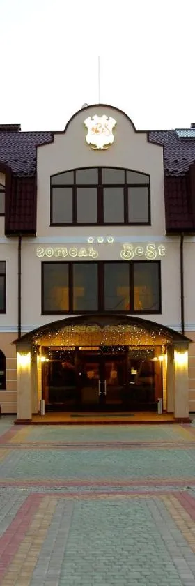 BeSt Hotel and Restaurant complex, Hotel in Dunaivtsi