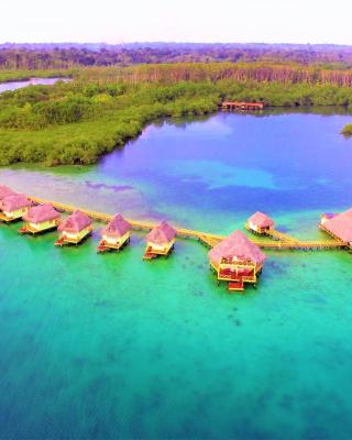 Punta Caracol Acqua Lodge