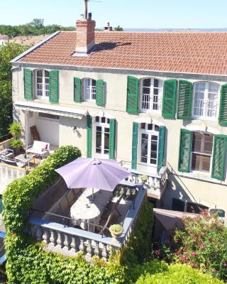 Maison de maître à BRAM # Jacuzzi