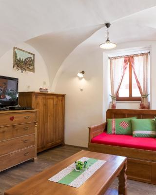 Apartments Petacova Hiša